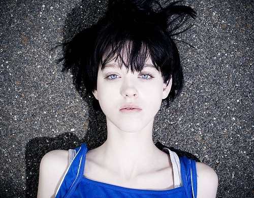 black hair, blue and blue eyes