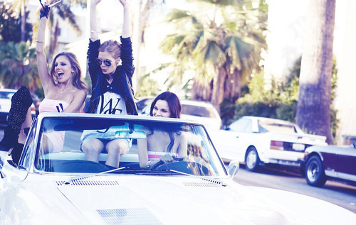 3 girls friends,  car and  convertible