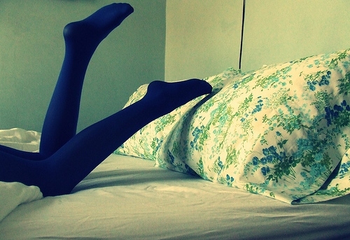 bed, blue and floral