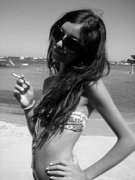 2 Skinny Anorexia Beach Black And White Cigarettes
