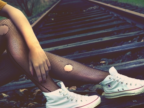 converse, fishnets and girl