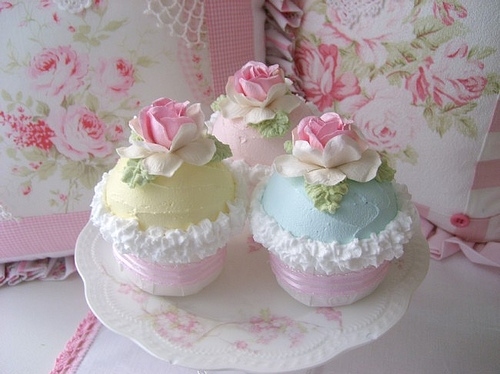 accentsblue accentsyellow colorspink cupcake cupcakes