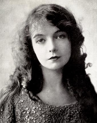 1920s, actress and black and white