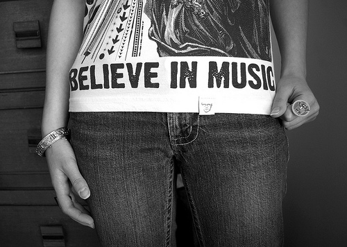 believe in music, black and white and jeans