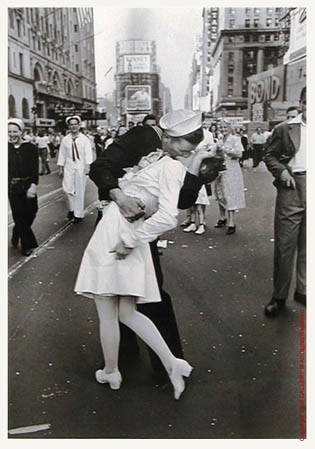 alfred eisenstaedt, kiss and sailor