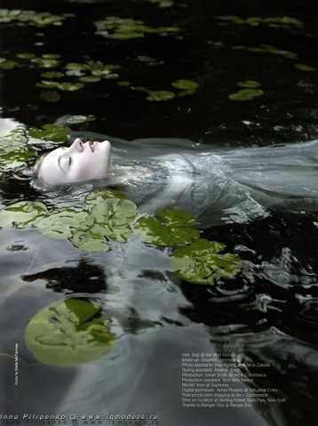 dead, editorial and floating