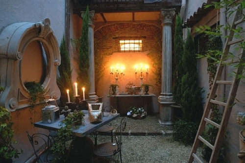 al fresco, candles and columns