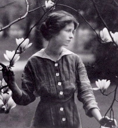black and white, edna st vincent millay and magnolia