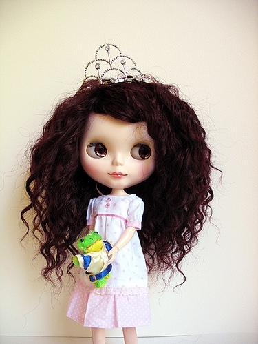 blythe, doll and frog
