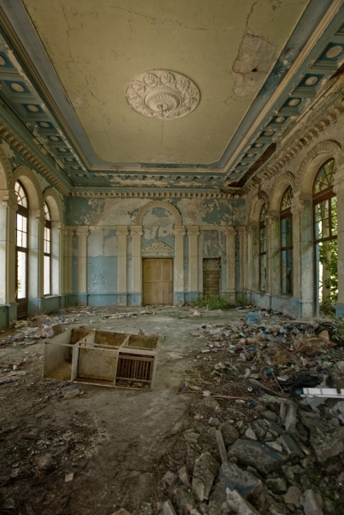 abandoned, architecture and great expectations