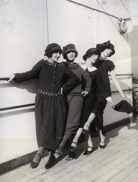 1920s, black and white and flappers