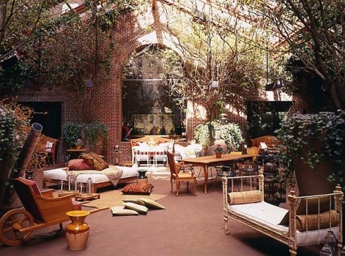 folioge, furniture and garden