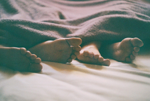 bed, feet and foot