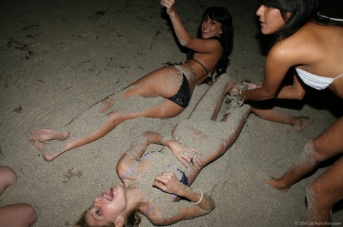 beach, bikini and girls