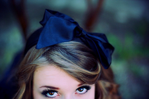 bow, eyes and girl