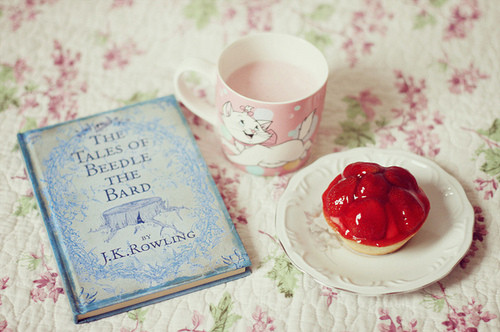 beedleandthebard, book and cake