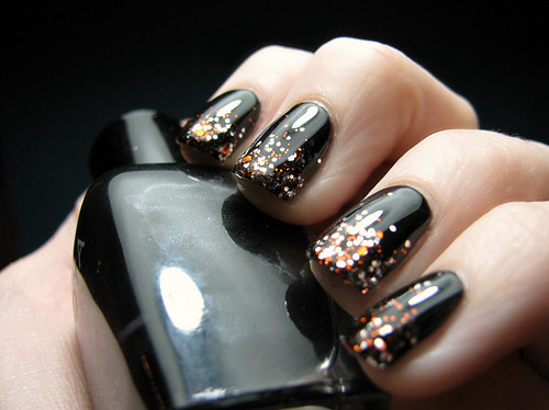 black nailpaint, cool and fashion