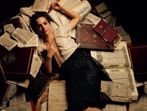 actress, beauty and book