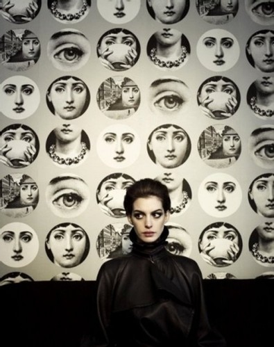 anne hathaway, anne hatheway and black and white