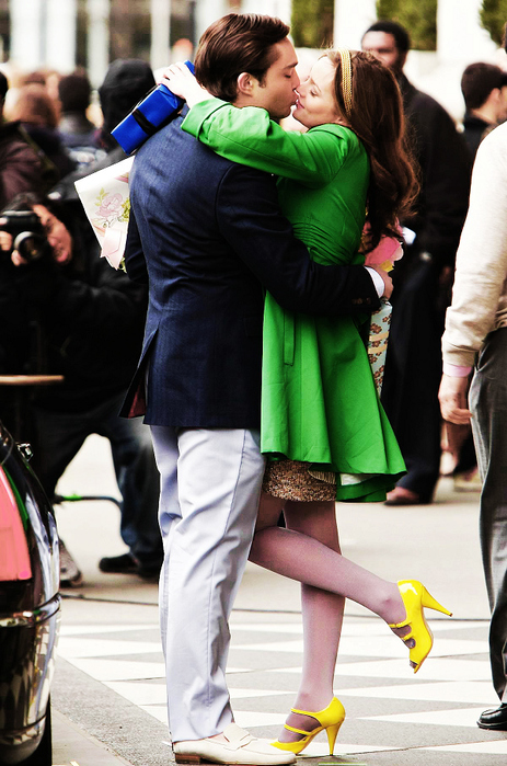 couple, ed westwick and gift