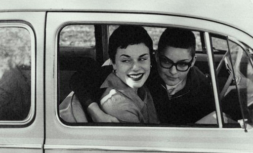 1950s 50s car couple cuddle fifties Added May 09 2011 Image size