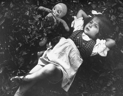 black and white photos of children. art, lack and white, child,