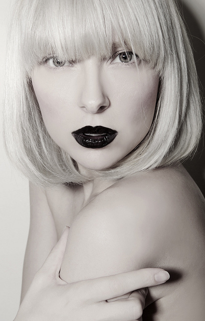 beautiful, black lips and blond