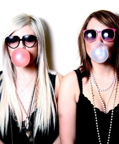 bubblegum cool glasses necklace photography pohuj inspiring cool glasses 410x499