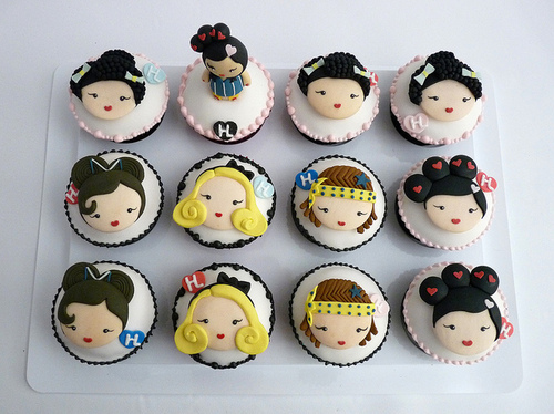 cupcakes, gwen stefani and harajuku girls