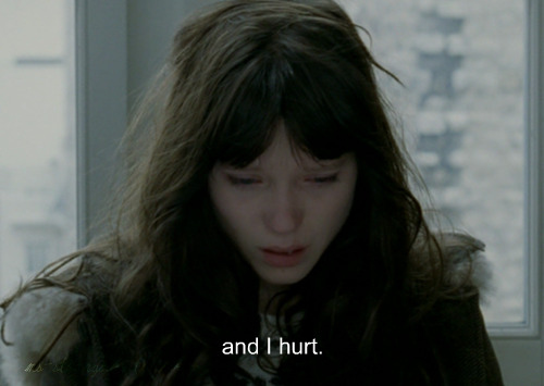 a bele julie, cry and girl
