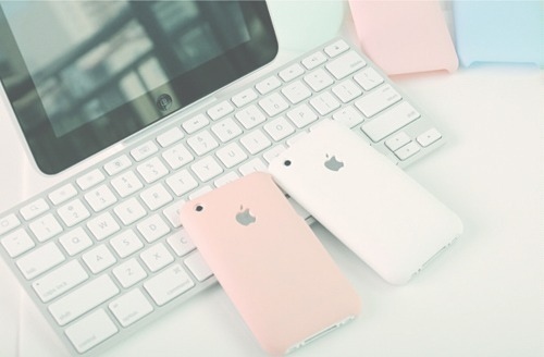 apple, ipad and iphone