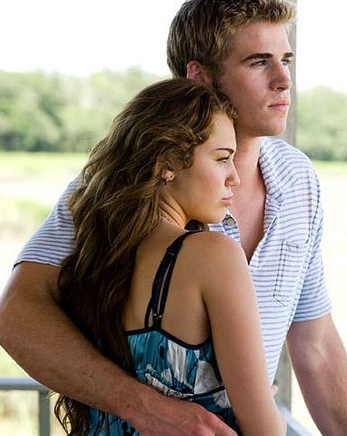 a ultima musica, couple, douche and chipmunk, in love, kiss, liam hemsworth