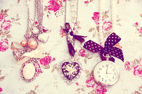 bows, cute and necklaces