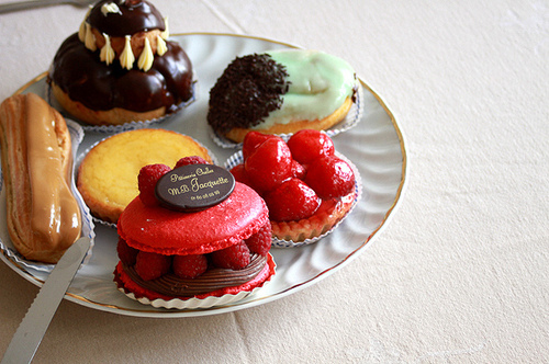 cat, dessert, desserts, eclair, fruits, jeansandcupcakes