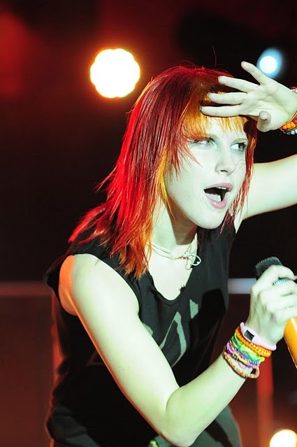 bracelets, green eyes, hayley williams, honda civic tour, love, necklace