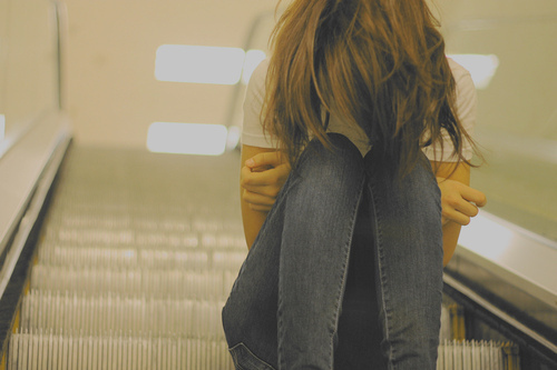 http://favim.com/orig/201105/16/alone-depression-girl-jeans-lonly-sad-Favim.com-46985.jpg