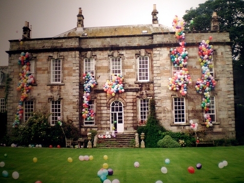 balloon, balloons and building