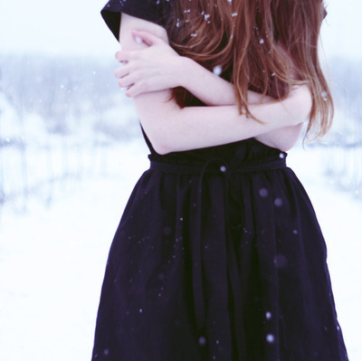 black dress, cold and dream