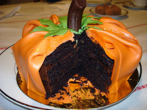 http://favim.com/orig/201105/17/cake-dessert-food-halloween-pumpkin-Favim.com-48055.jpg