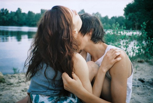 Teen Couples Kissing 80