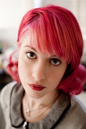 hayley williams wallpaper 2010. wallpaper hayley williams hair