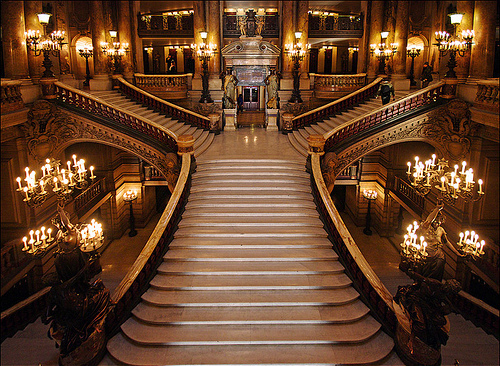 ballroom-castle-chandlier-gold-grand-hall-Favim.com-49460.jpg