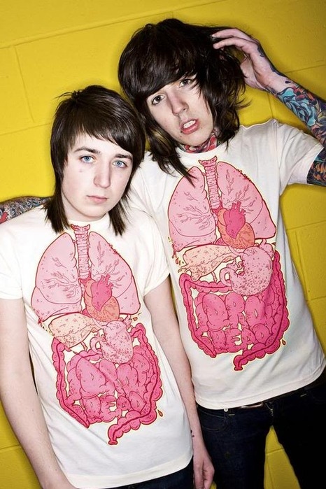 boy, oli and tom sykes and oliver sykes
