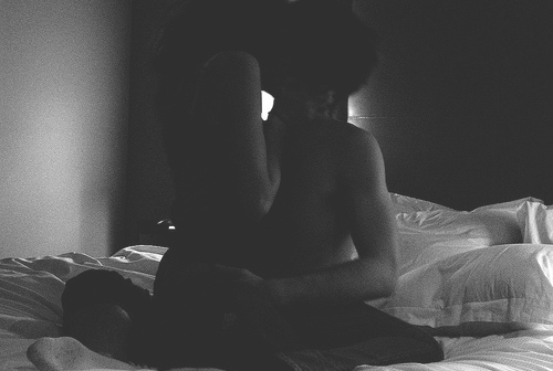 bed, black and white, brunette, grey, kiss, kissing