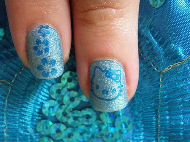 Hello Kitty Art. blue, hello kitty, nail art,