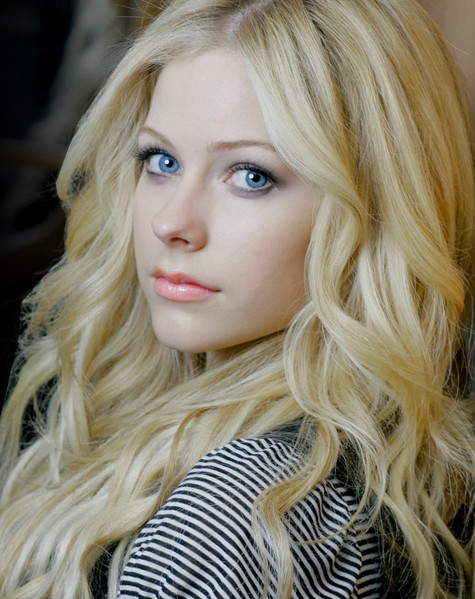 [Image: angel-avril-lavigne-beautiful-blonde-blu...-52782.jpg]