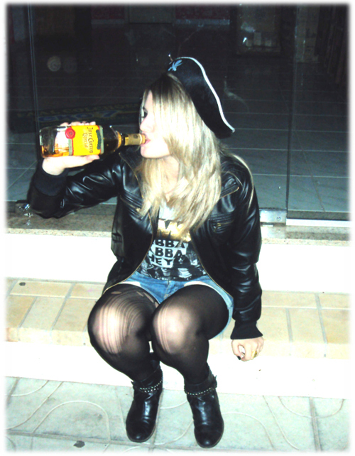 alone, black nail, blond, drunk, fashion, fun