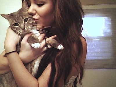cat-cute-girl-hair-kiss-kitty-Favim.com-