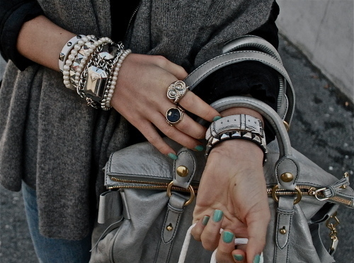 aneis, bag and bracelet