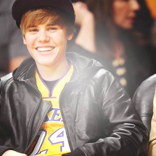 Justin Bieber Smiling Cute. boy, cute, gay, justin bieber,
